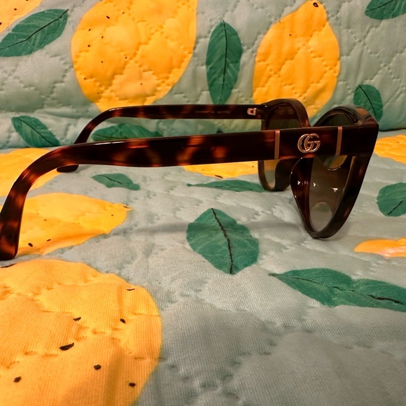 Gucci Round Sunglasses with certificate of authenticity, case and dust bag - Picture 5 of 8